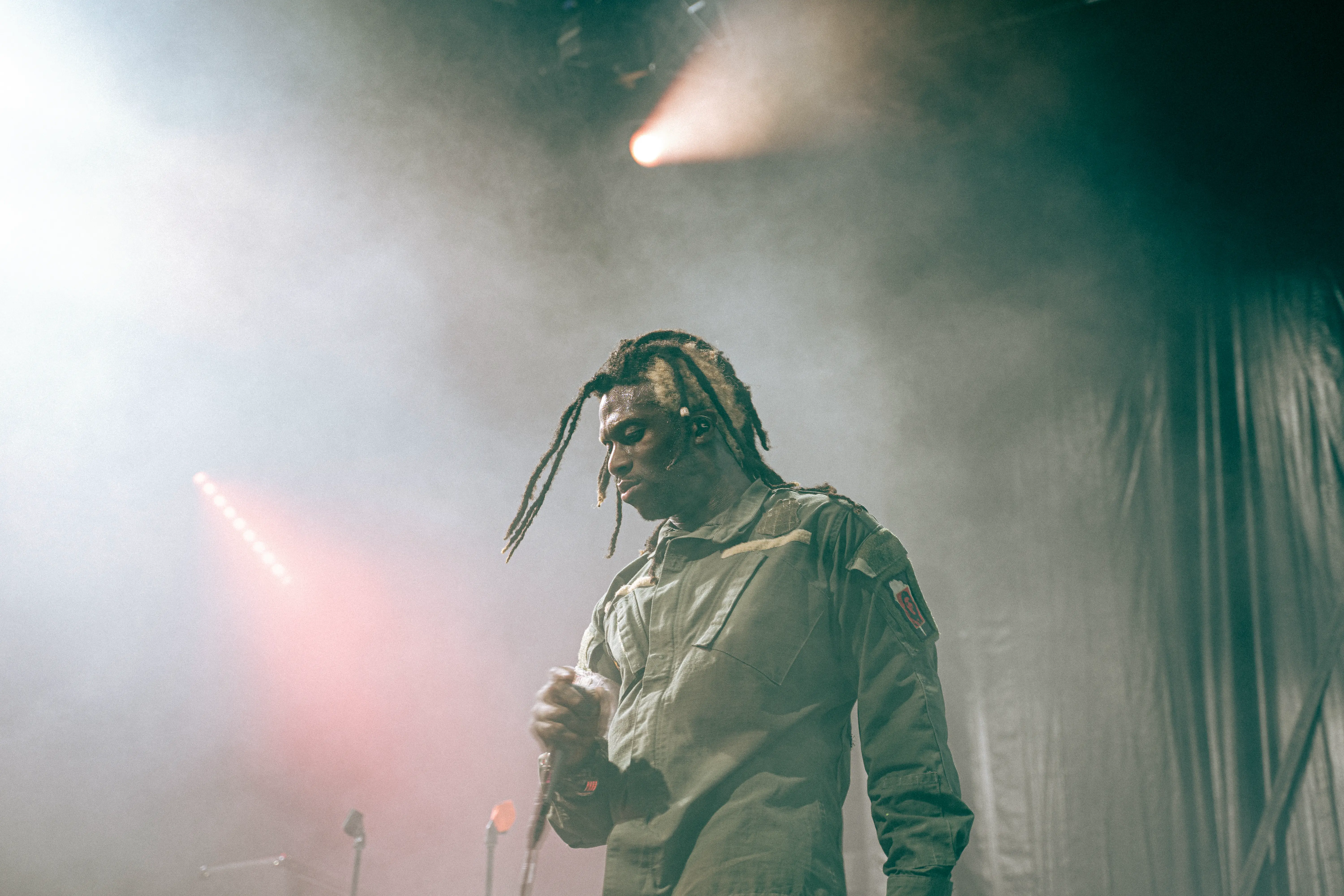Photographie du groupe Ho99o9 lors du concert à l'Abyss Festival.