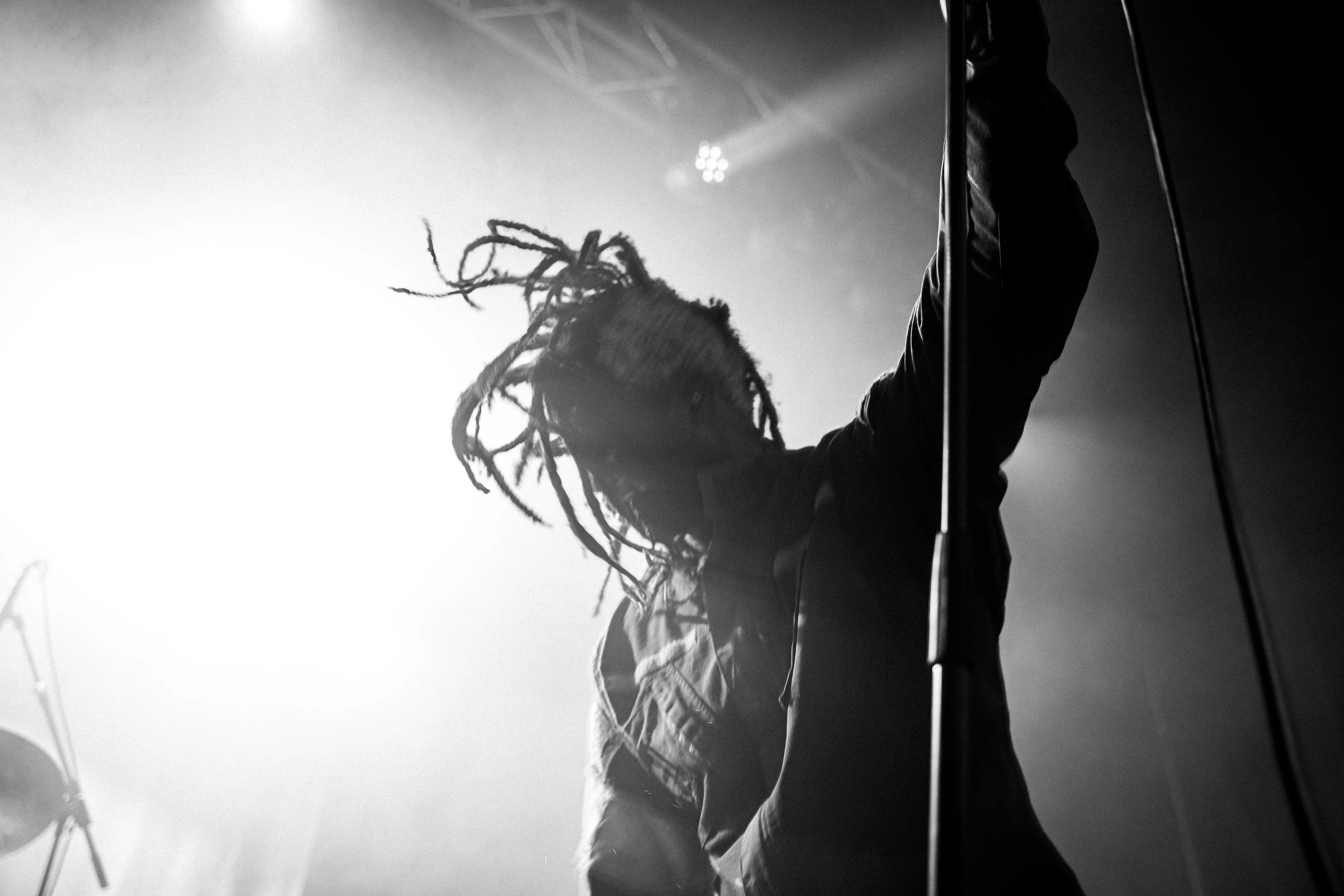 Photographie du groupe Ho99o9 lors du concert à l'Abyss Festival.