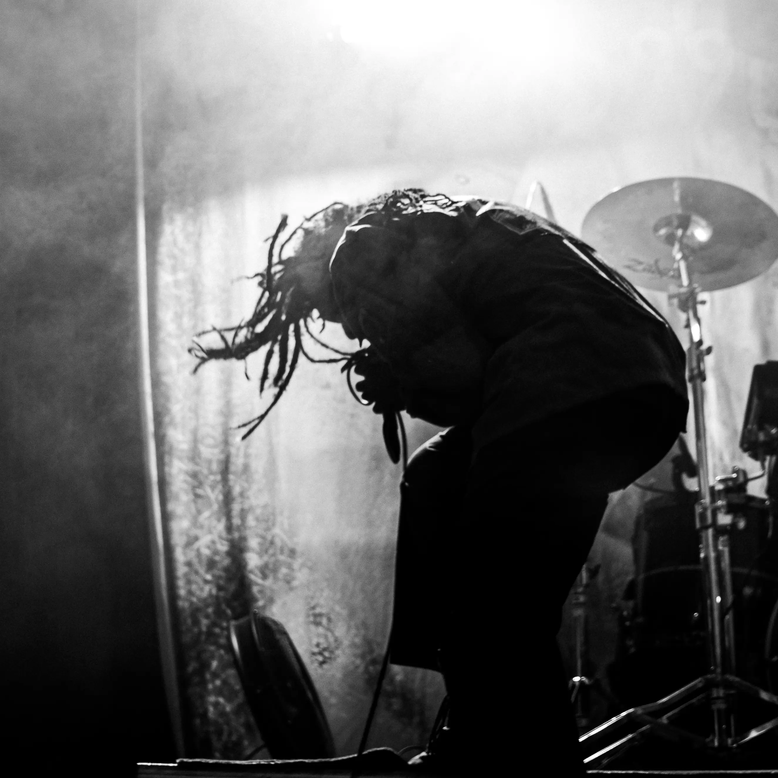 Photographie du groupe Ho99o9 lors du concert à l'Abyss Festival.